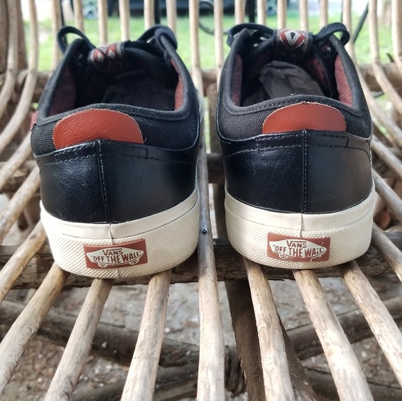 Vans - Picture 3 of 4